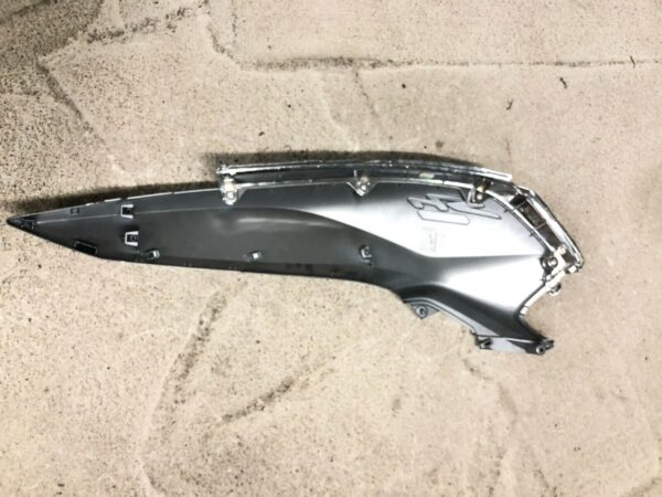 CARENA CODONE POSTERIORE SINISTRO SX HONDA SH 300 2016 2017 2018 2019 2020 - immagine 2