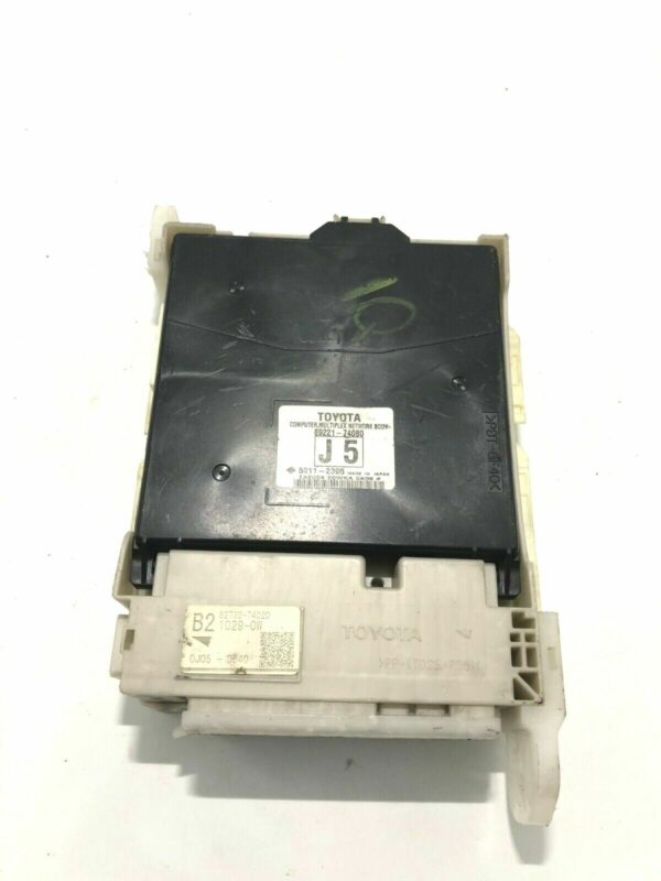 Centralina body computer ECU Toyota IQ 1° COD: 89221-74080 89981-0D150